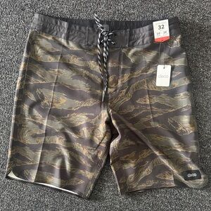 Men’s Camo Tiger-Stripe Swim Trunks - Olive/Black